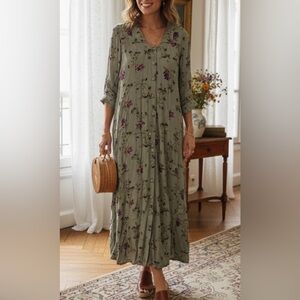 Vintage 90s Carol Anderson  floral  midi/maxi button down dress. Size 10 petite.